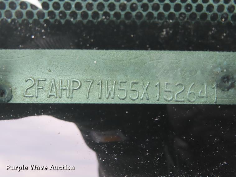 image for item DF1300 2005 Ford Crown Victoria Police Interceptor