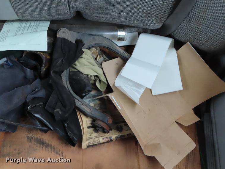 image for item DF1300 2005 Ford Crown Victoria Police Interceptor