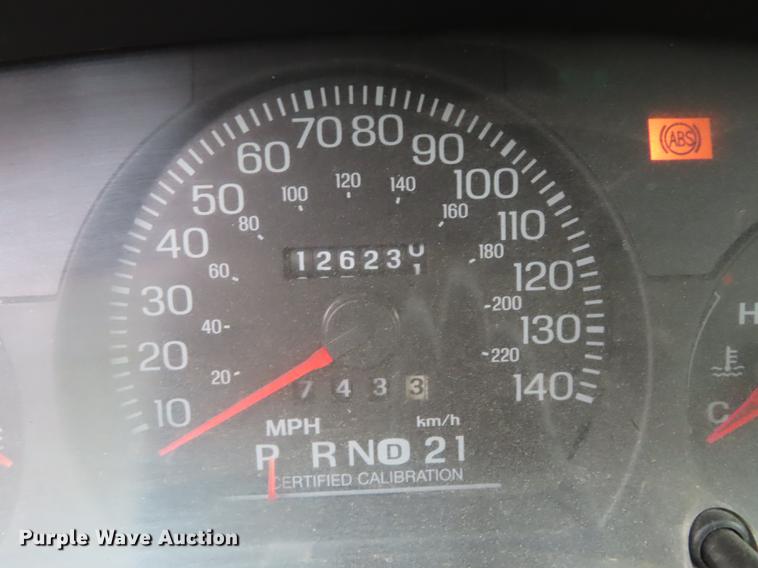 image for item DF1300 2005 Ford Crown Victoria Police Interceptor