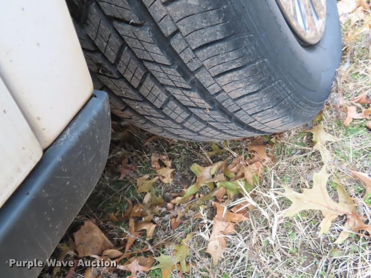 image for item DF1300 2005 Ford Crown Victoria Police Interceptor