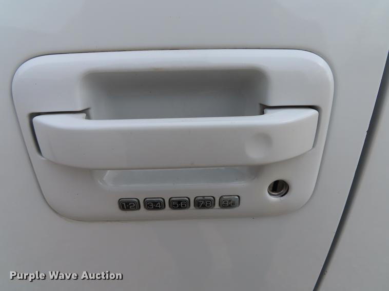 image for item DF1305 2011 Ford F150 SuperCrew pickup truck