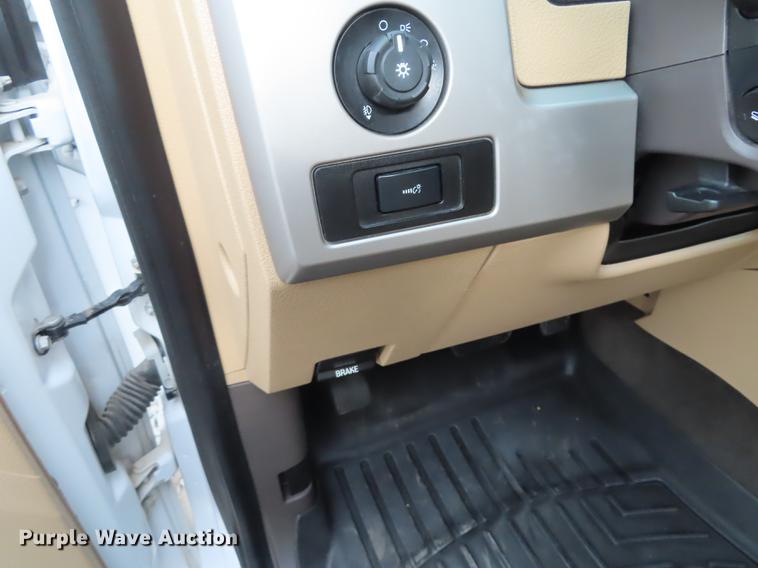 image for item DF1305 2011 Ford F150 SuperCrew pickup truck