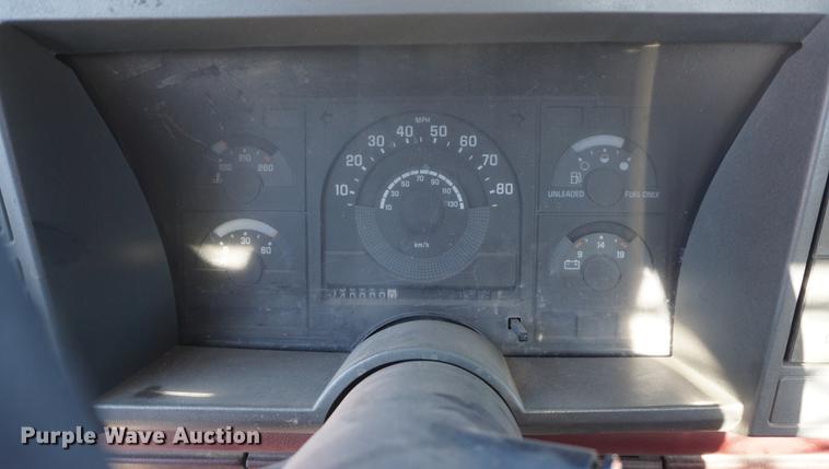 image for item DF1636 1990 Chevrolet 2500 flatbed pickup truck