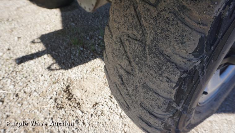 image for item DF1636 1990 Chevrolet 2500 flatbed pickup truck