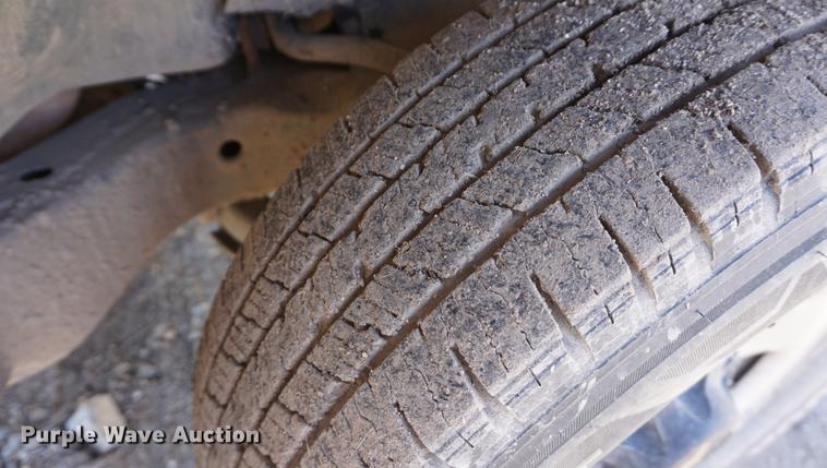 image for item DF1636 1990 Chevrolet 2500 flatbed pickup truck