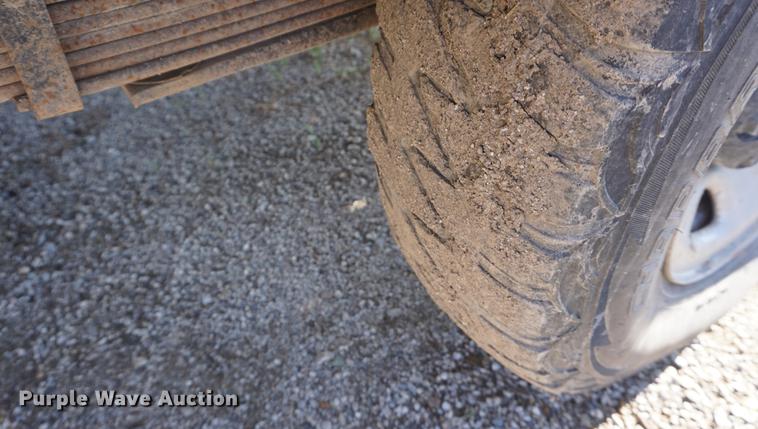 image for item DF1636 1990 Chevrolet 2500 flatbed pickup truck