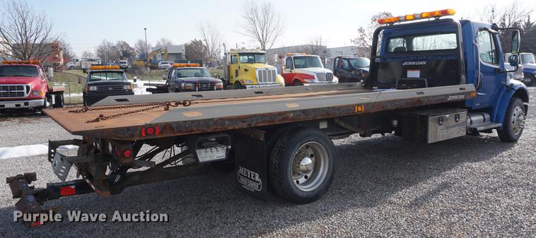 image for item DF1639 2007 Freightliner Business Class M2 rollback truck