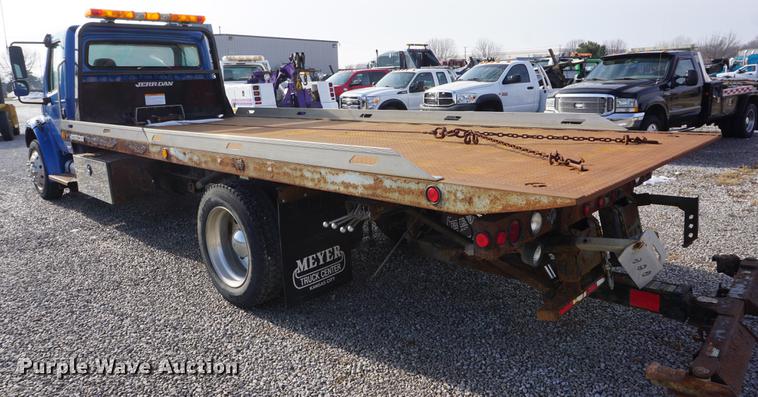 image for item DF1639 2007 Freightliner Business Class M2 rollback truck