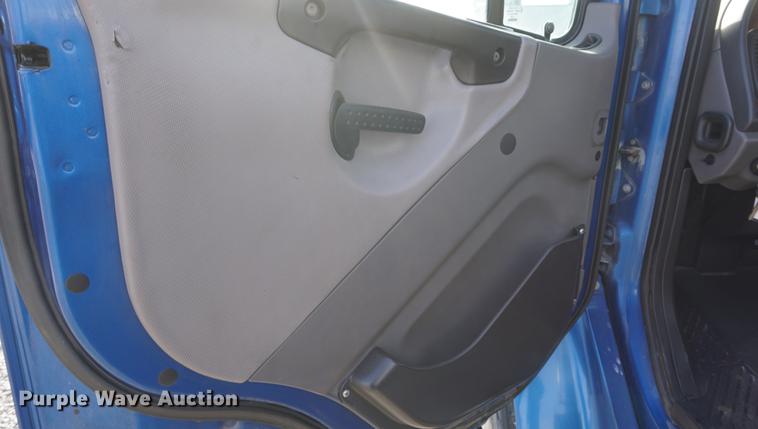 image for item DF1639 2007 Freightliner Business Class M2 rollback truck