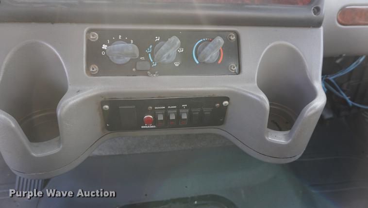 image for item DF1639 2007 Freightliner Business Class M2 rollback truck