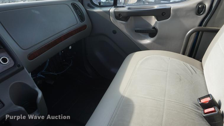 image for item DF1639 2007 Freightliner Business Class M2 rollback truck