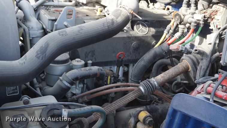 image for item DF1639 2007 Freightliner Business Class M2 rollback truck