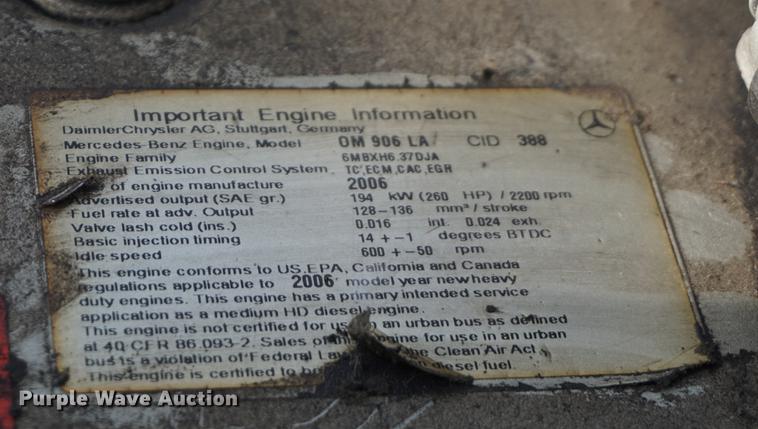 image for item DF1639 2007 Freightliner Business Class M2 rollback truck