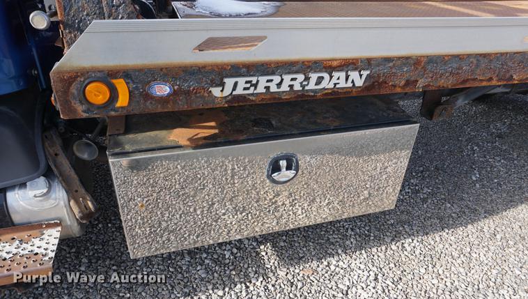 image for item DF1639 2007 Freightliner Business Class M2 rollback truck