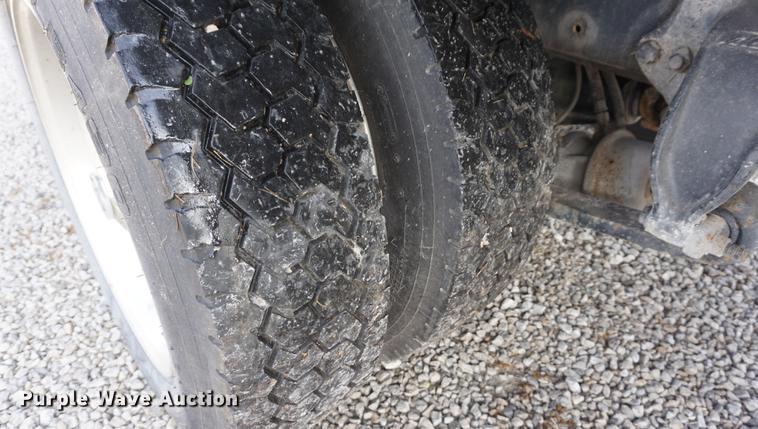 image for item DF1639 2007 Freightliner Business Class M2 rollback truck