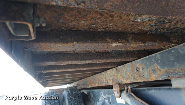 image for item DF1639 2007 Freightliner Business Class M2 rollback truck