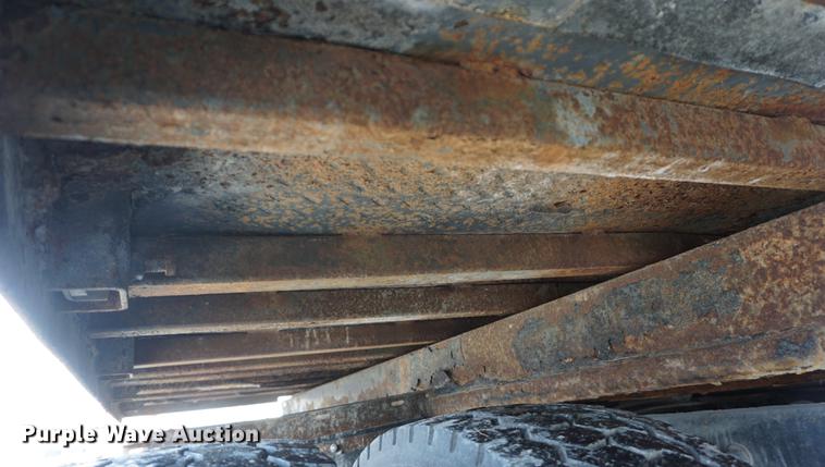 image for item DF1639 2007 Freightliner Business Class M2 rollback truck