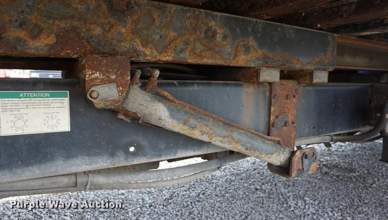 image for item DF1639 2007 Freightliner Business Class M2 rollback truck