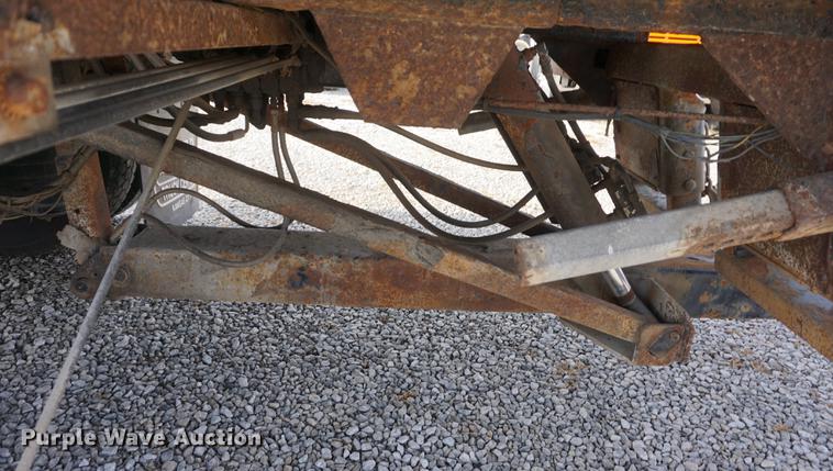 image for item DF1639 2007 Freightliner Business Class M2 rollback truck