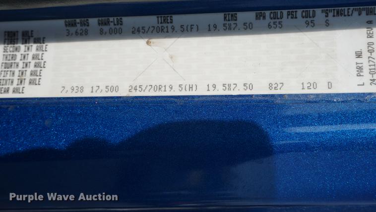 image for item DF1639 2007 Freightliner Business Class M2 rollback truck