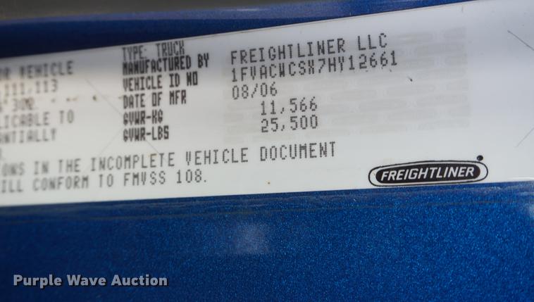 image for item DF1639 2007 Freightliner Business Class M2 rollback truck