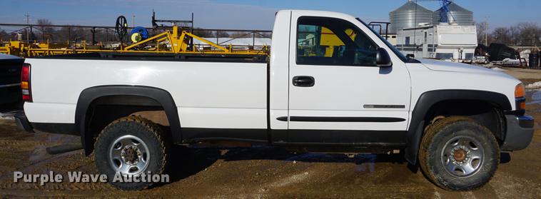 image for item DF1661 2007 GMC Sierra 2500HD pickup truck