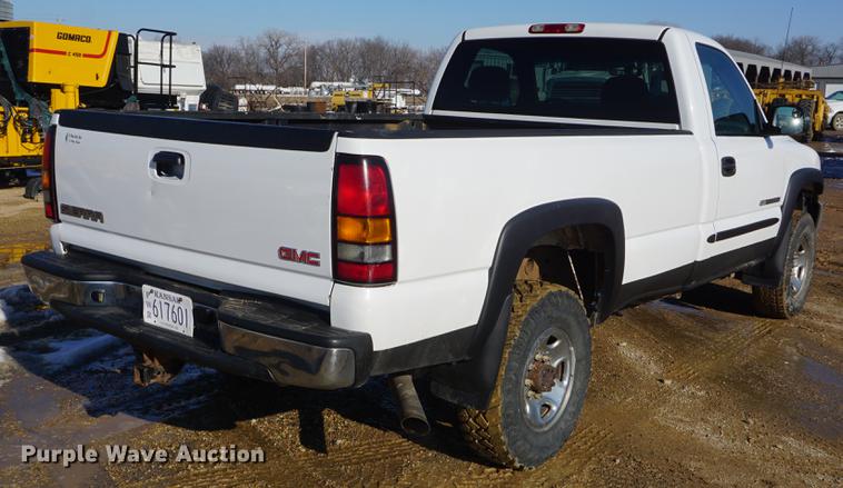 image for item DF1661 2007 GMC Sierra 2500HD pickup truck