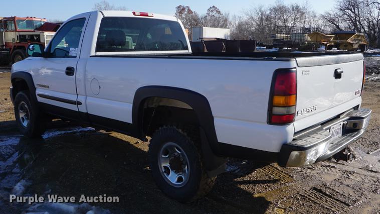 image for item DF1661 2007 GMC Sierra 2500HD pickup truck