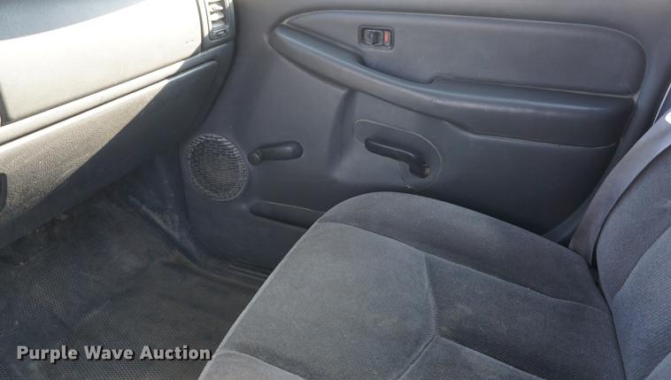 image for item DF1661 2007 GMC Sierra 2500HD pickup truck