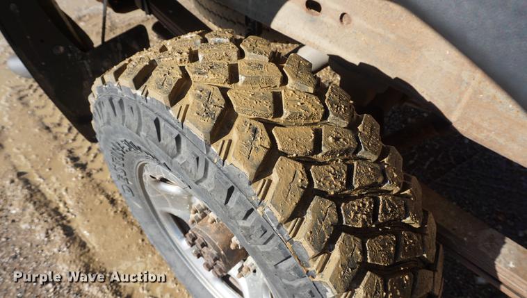 image for item DF1661 2007 GMC Sierra 2500HD pickup truck