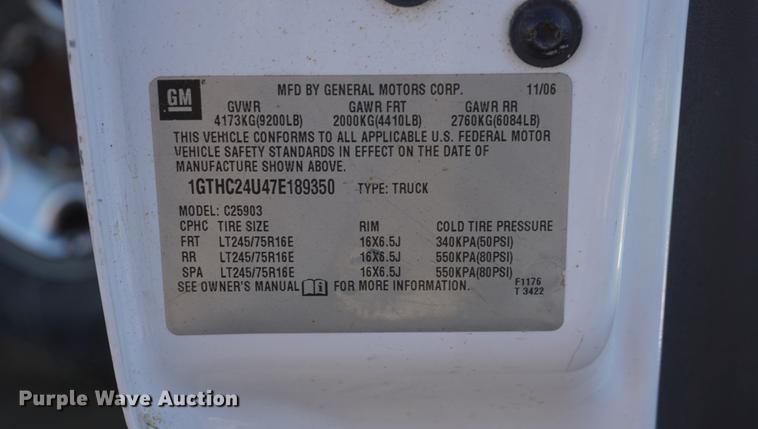 image for item DF1661 2007 GMC Sierra 2500HD pickup truck