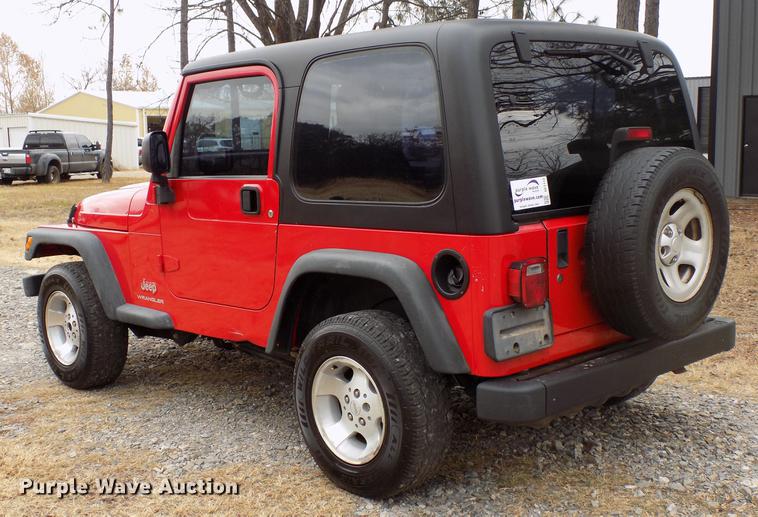 image for item DF2113 2004 Jeep Wrangler SUV