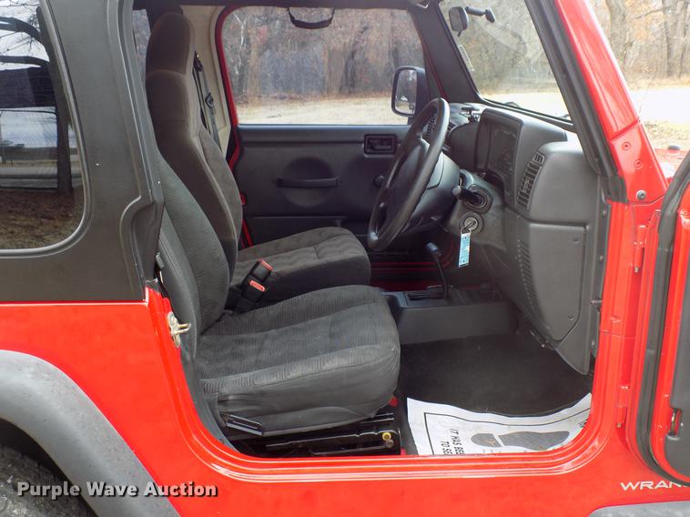 image for item DF2113 2004 Jeep Wrangler SUV