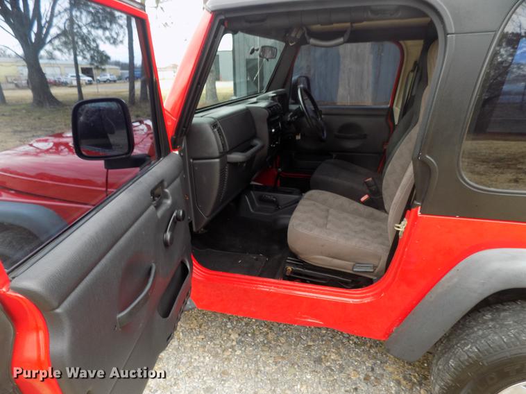 image for item DF2113 2004 Jeep Wrangler SUV