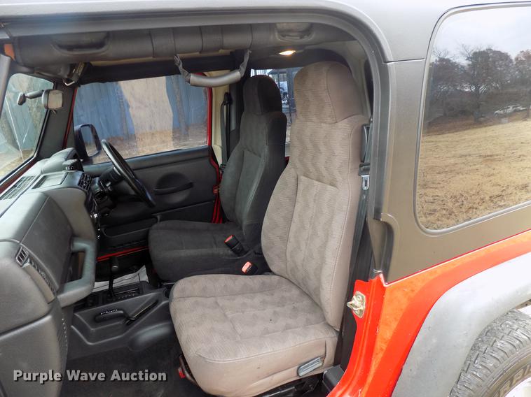 image for item DF2113 2004 Jeep Wrangler SUV