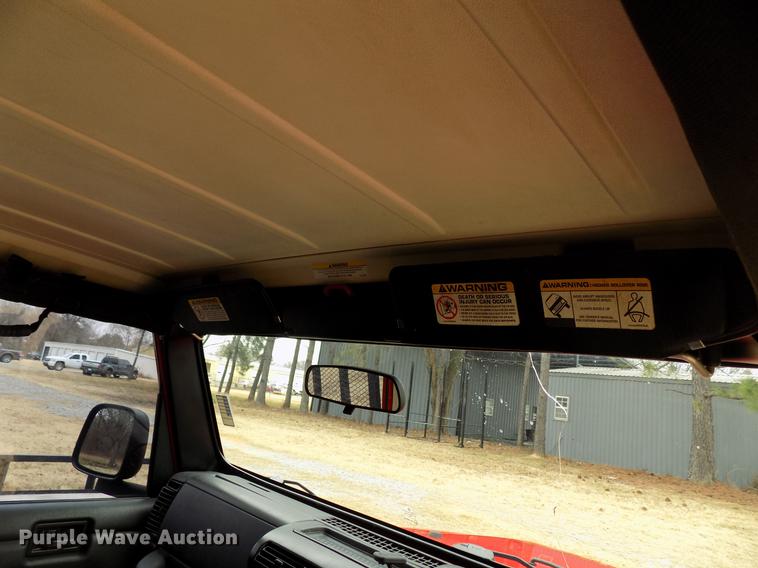 image for item DF2113 2004 Jeep Wrangler SUV