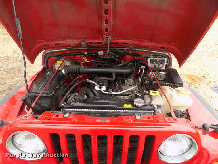 image for item DF2113 2004 Jeep Wrangler SUV
