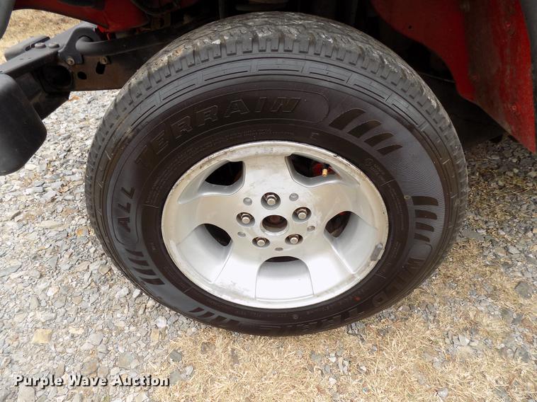 image for item DF2113 2004 Jeep Wrangler SUV