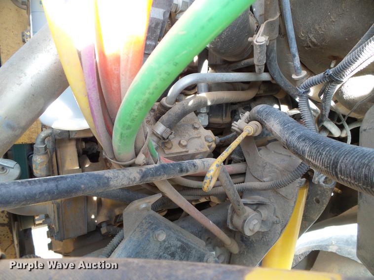 image for item DF2850 2004 Chevrolet C7500 service truck with crane