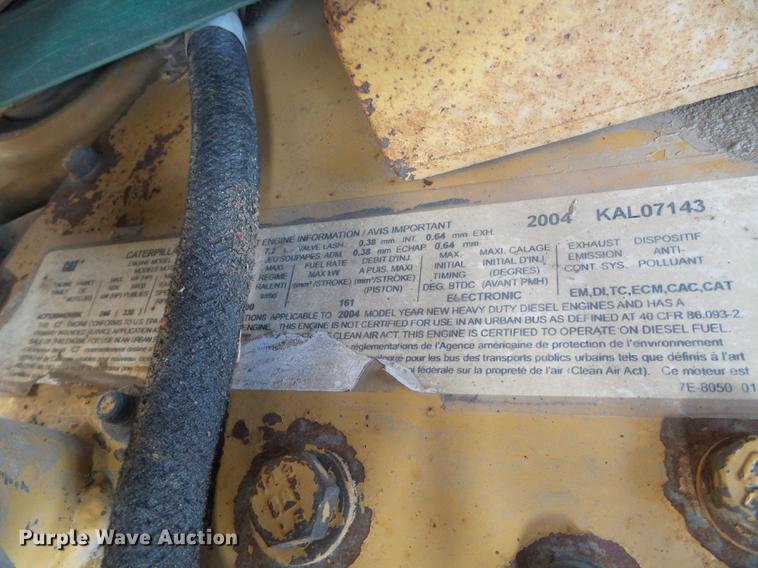 image for item DF2850 2004 Chevrolet C7500 service truck with crane