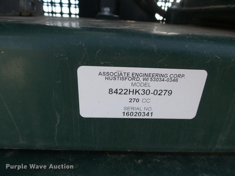 image for item DF2850 2004 Chevrolet C7500 service truck with crane