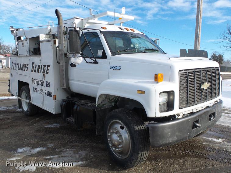 image for item DF2862 1994 Chevrolet Kodiak C6500 service truck with crane