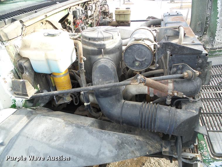 image for item DF2862 1994 Chevrolet Kodiak C6500 service truck with crane