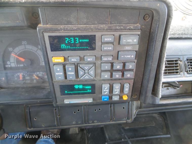 image for item DF2862 1994 Chevrolet Kodiak C6500 service truck with crane