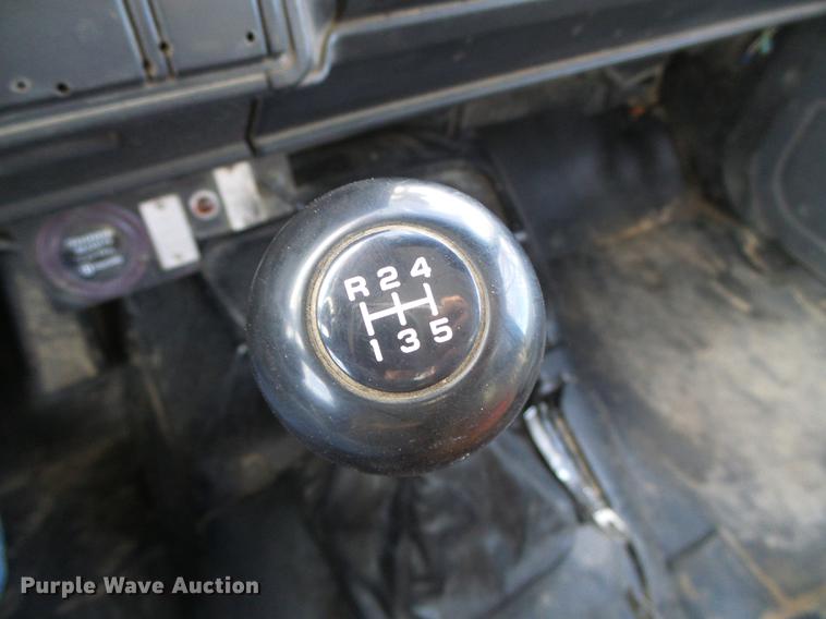 image for item DF2862 1994 Chevrolet Kodiak C6500 service truck with crane