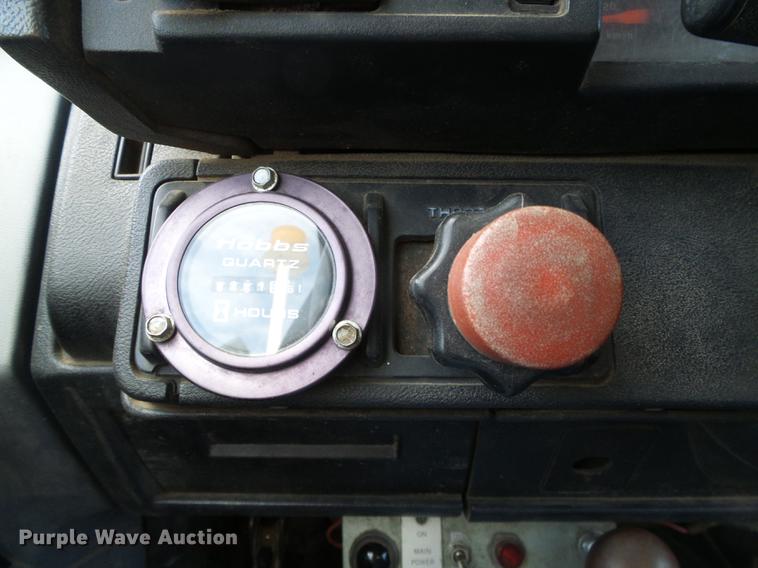 image for item DF2862 1994 Chevrolet Kodiak C6500 service truck with crane