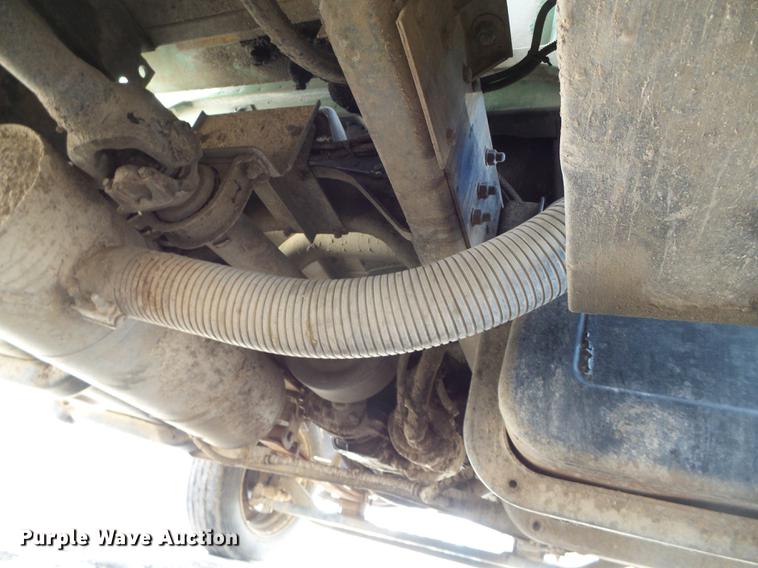 image for item DF2862 1994 Chevrolet Kodiak C6500 service truck with crane