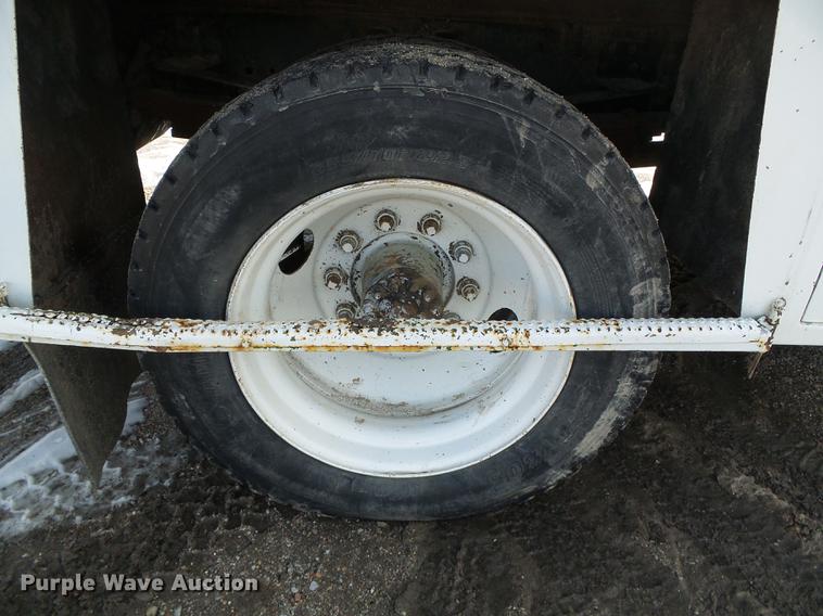 image for item DF2862 1994 Chevrolet Kodiak C6500 service truck with crane