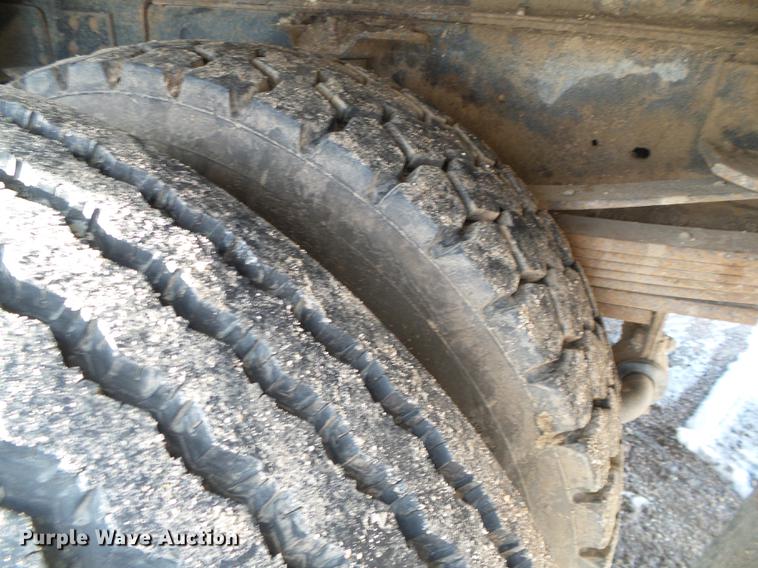 image for item DF2862 1994 Chevrolet Kodiak C6500 service truck with crane