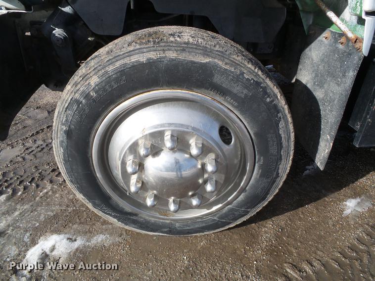 image for item DF2862 1994 Chevrolet Kodiak C6500 service truck with crane